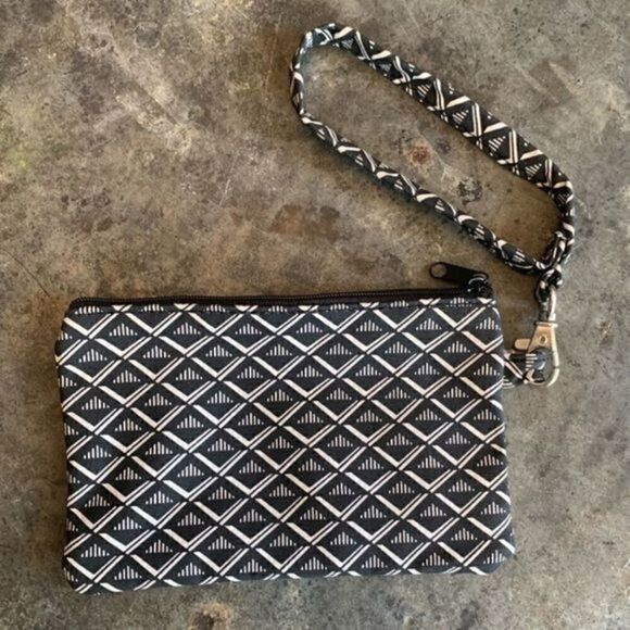 Minimalist Black White Geometric ID ZIPPER POUCH WRISTLET - Picture 2 of 6